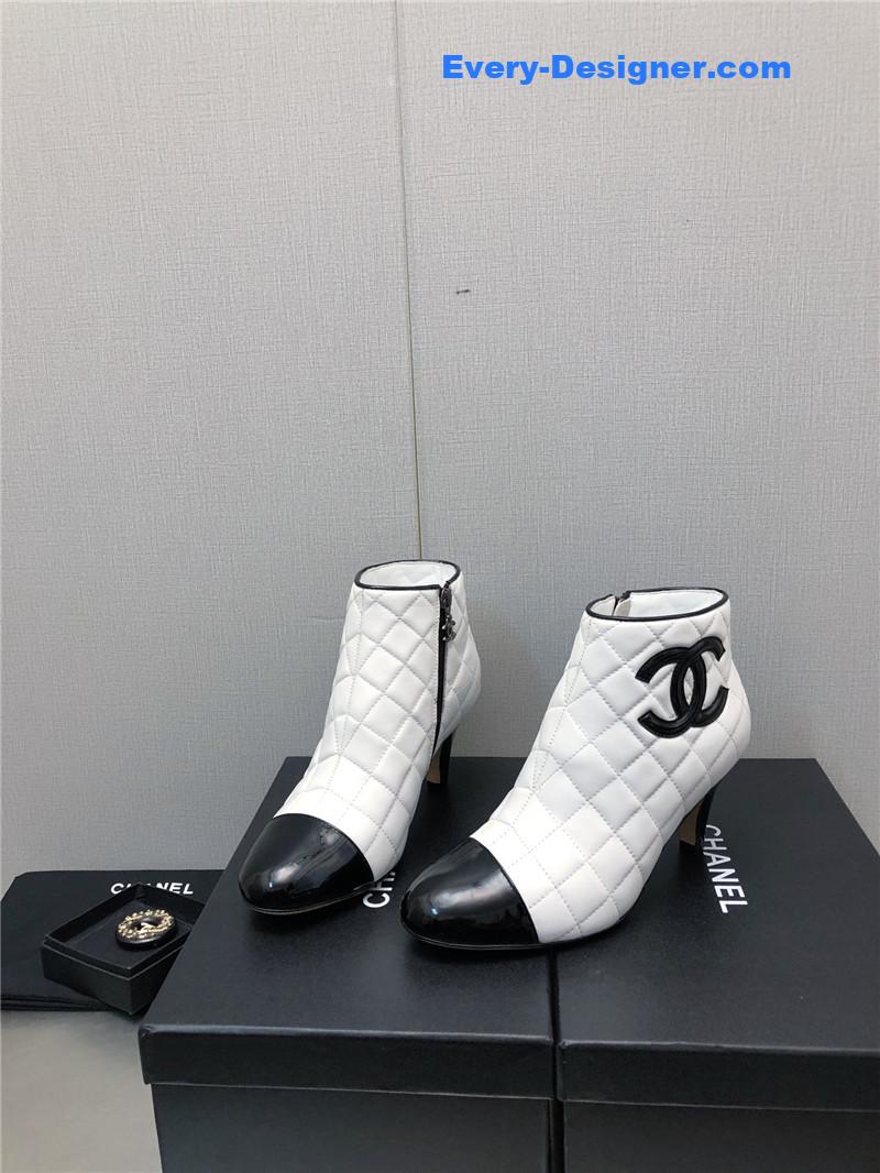 CC c standard round toe chunky heel ankle boots