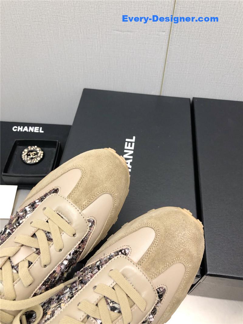 CC printed white shoes