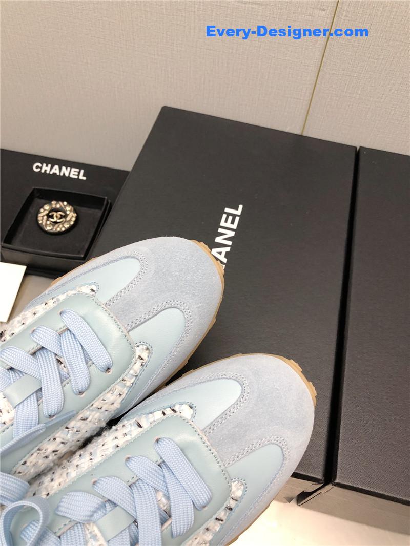 CC printed white shoes