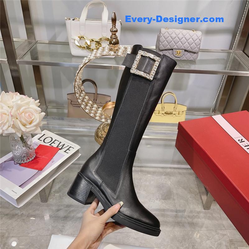 Roger vivier classic buckle boots