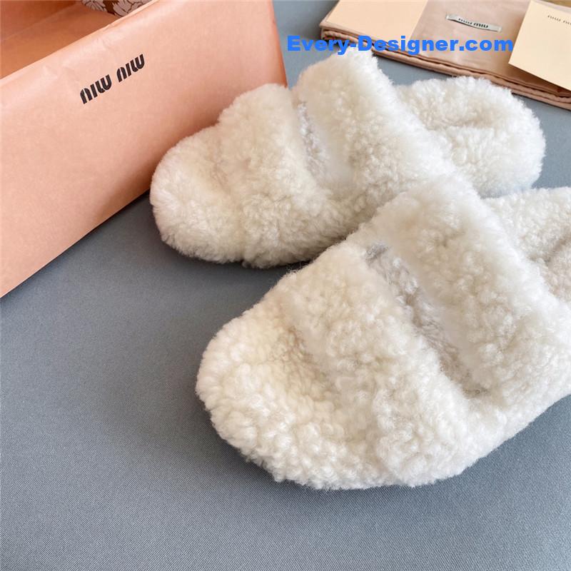 M1um1u autumn and winter trendy plush slippers