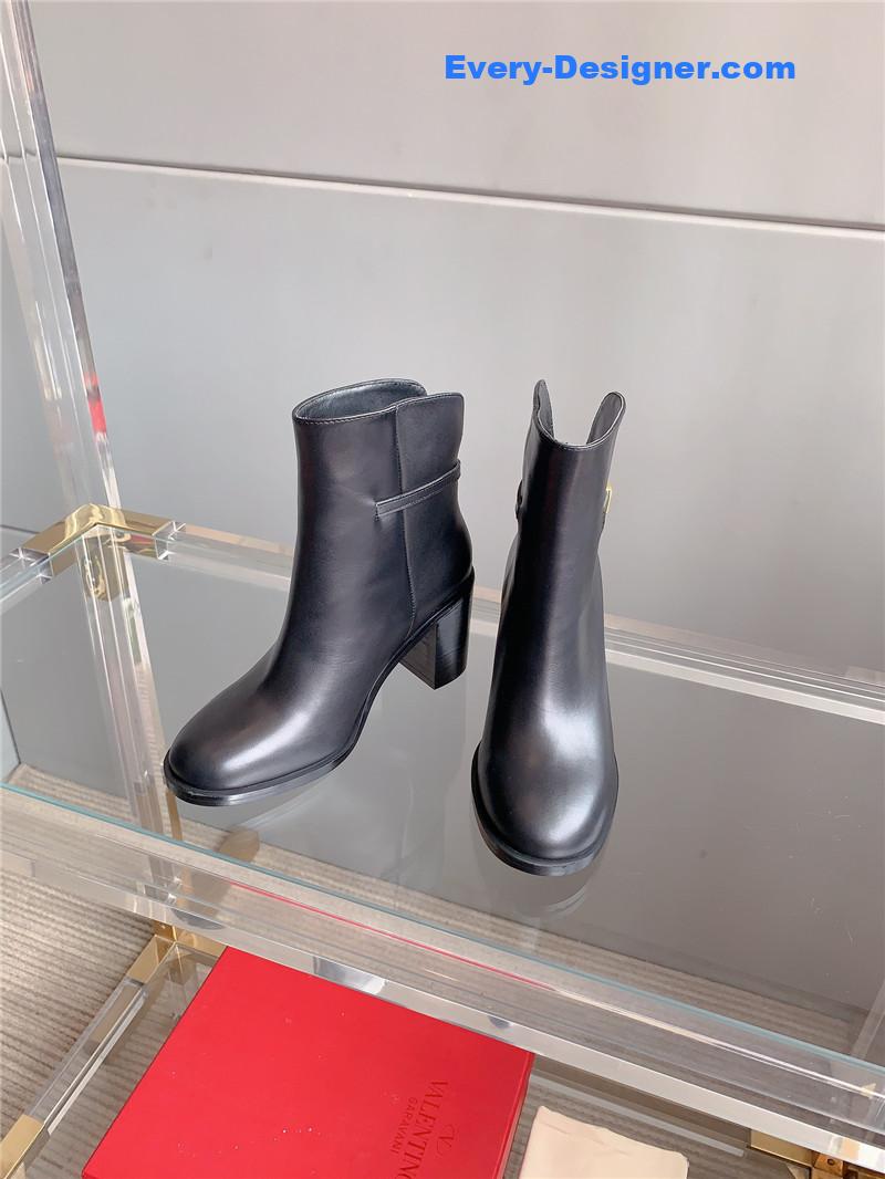 Va1e*ntin0 new v buckle high-heeled ankle boots