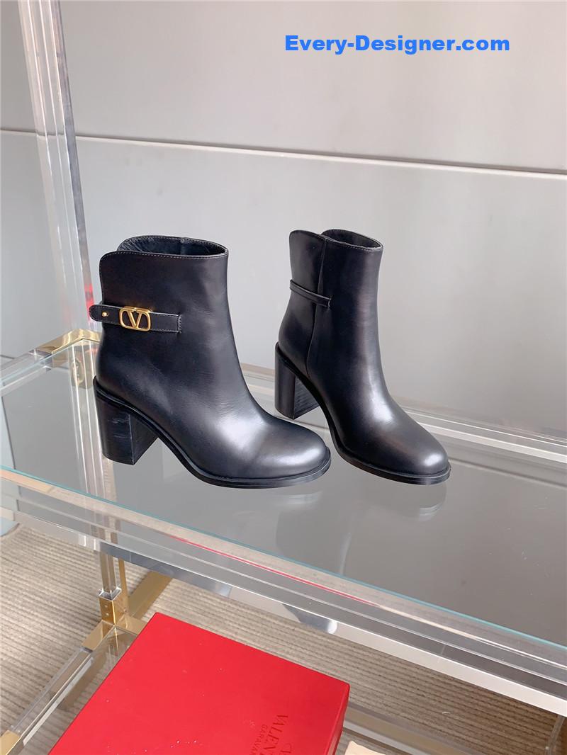 Va1e*ntin0 new v buckle high-heeled ankle boots