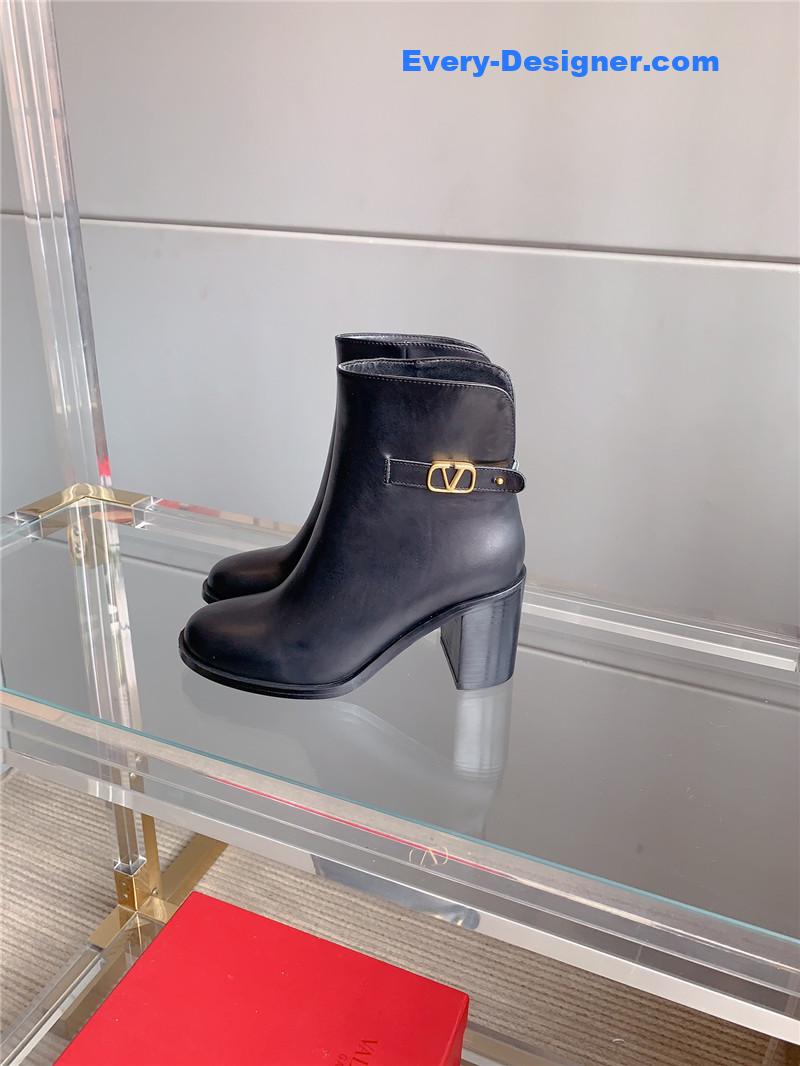 Va1e*ntin0 new v buckle high-heeled ankle boots