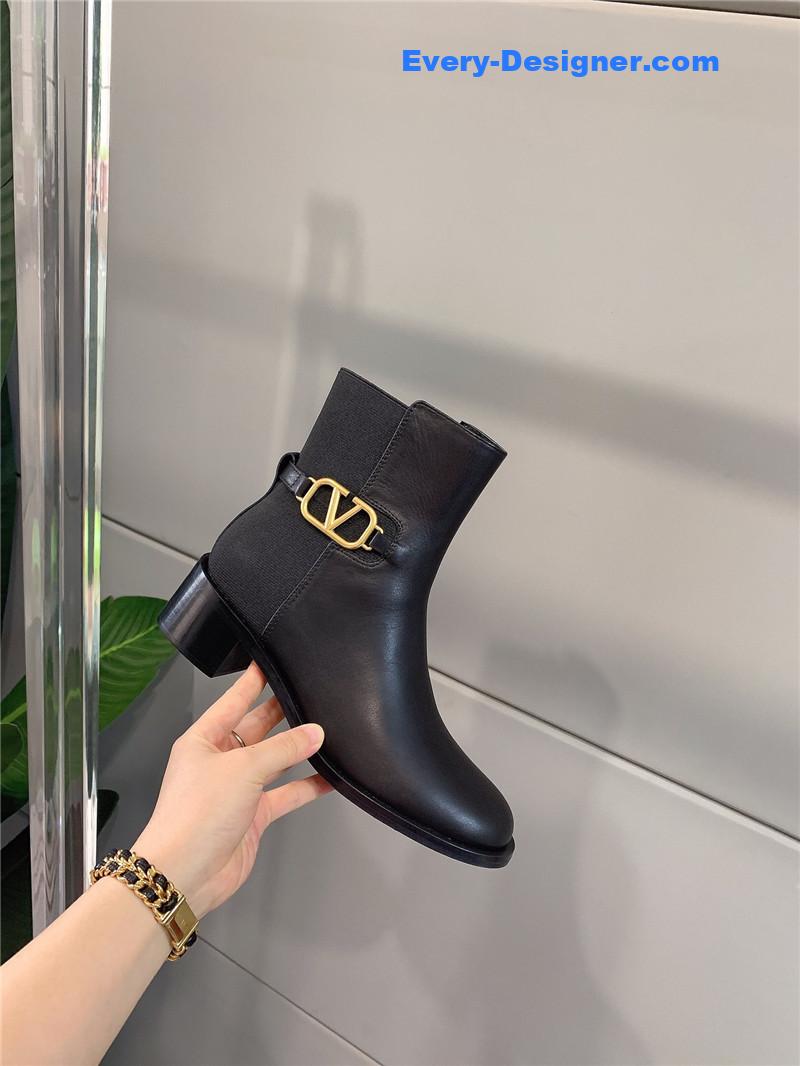 Va1e*ntin0 new v buckle high-heeled ankle boots