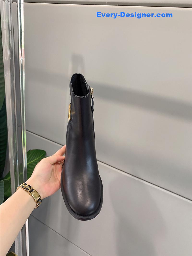 Va1e*ntin0 new v buckle high-heeled ankle boots