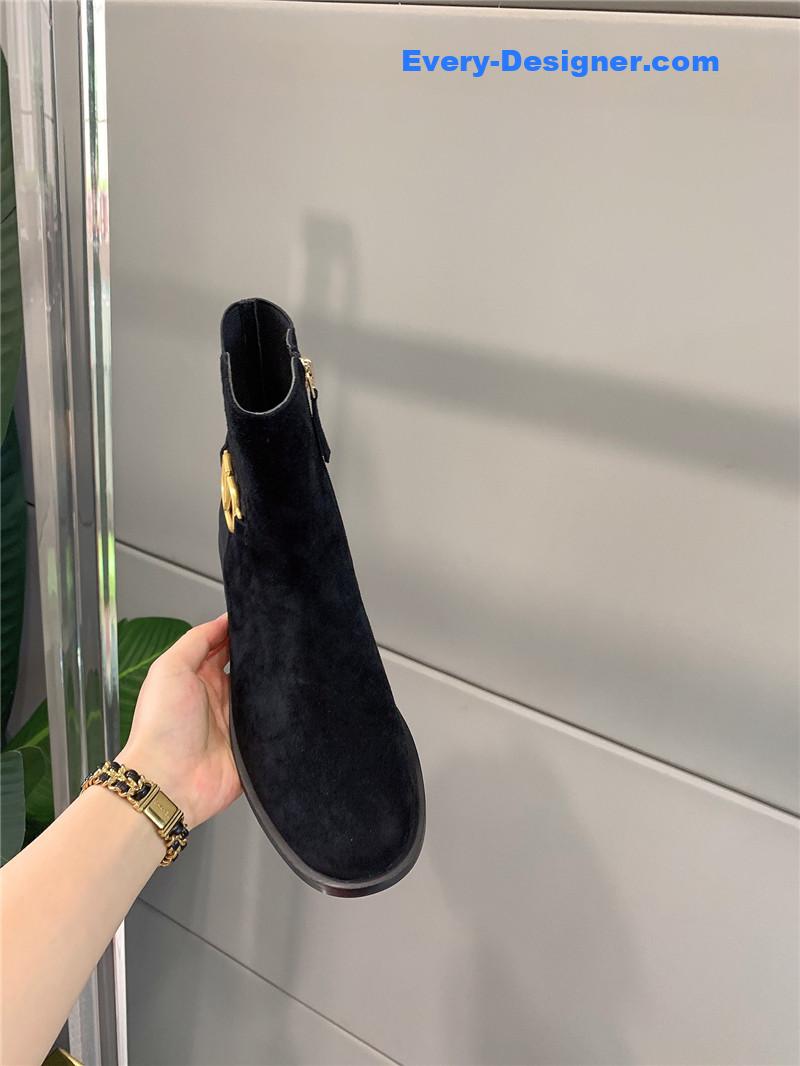 Va1e*ntin0 new v buckle high-heeled ankle boots