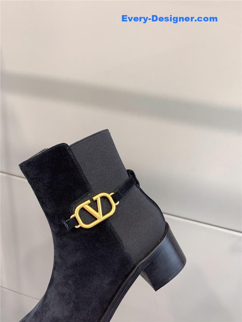 Va1e*ntin0 new v buckle high-heeled ankle boots