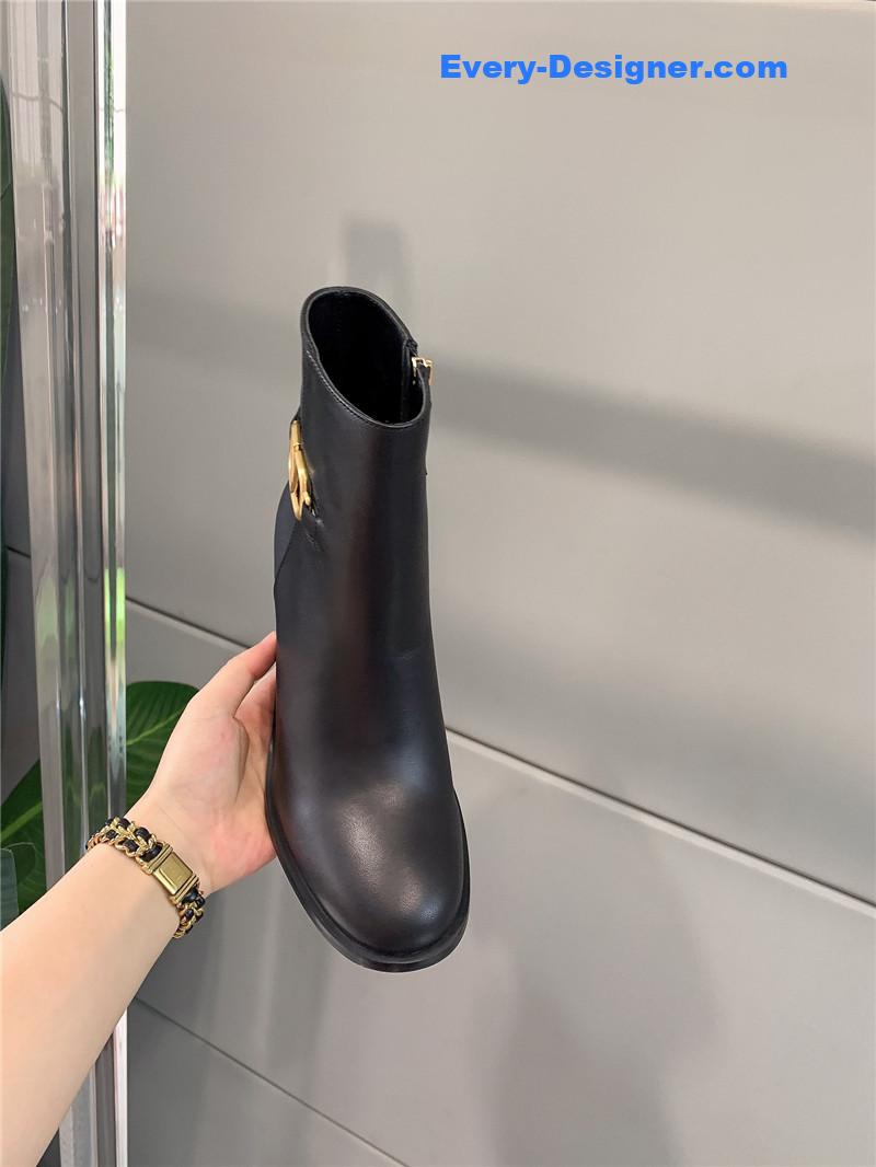 Va1e*ntin0 new v buckle high-heeled ankle boots