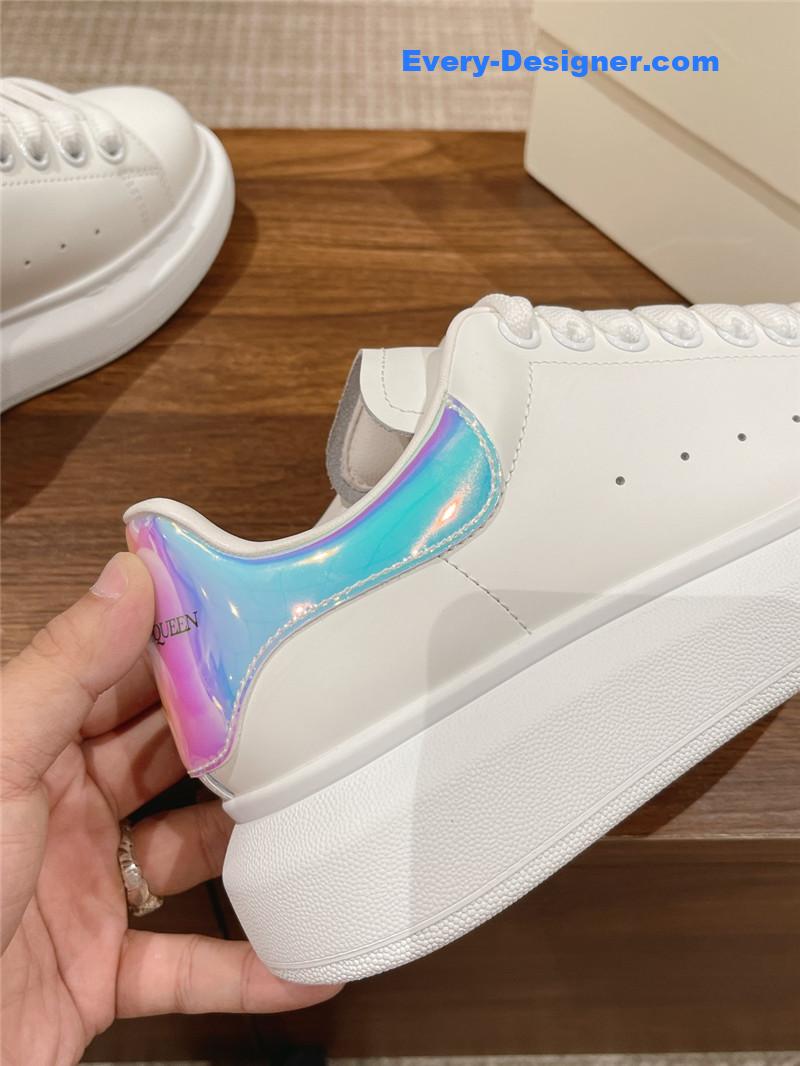 a1exa*der Mcqv*en classic all-match small white shoes