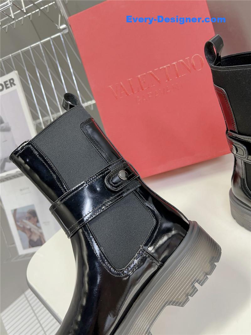 Va1e*ntin0 fall and winter catwalk boots
