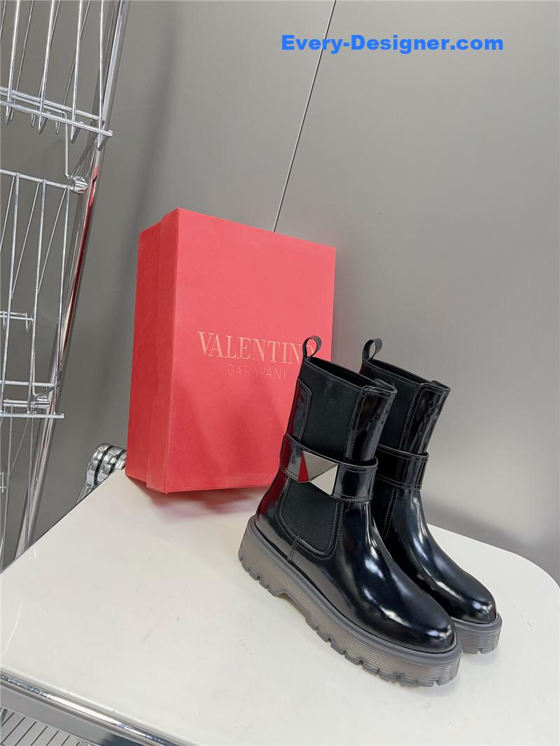 Va1e*ntin0 fall and winter catwalk boots