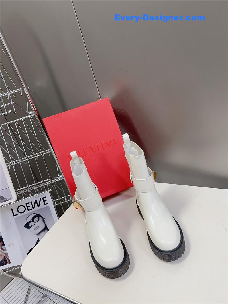 Va1e*ntin0 fall and winter catwalk boots