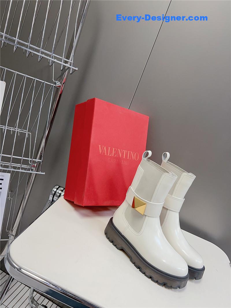 Va1e*ntin0 fall and winter catwalk boots
