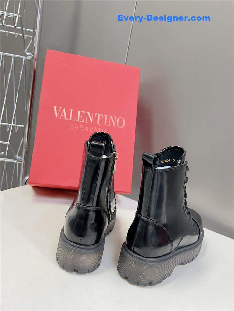 Va1e*ntin0 fall and winter catwalk boots