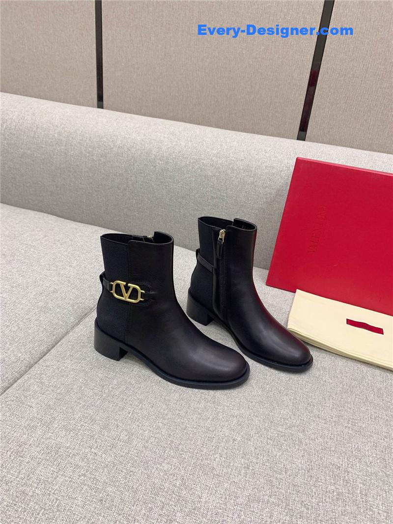 Va1e*ntin0 new v buckle high heel boots