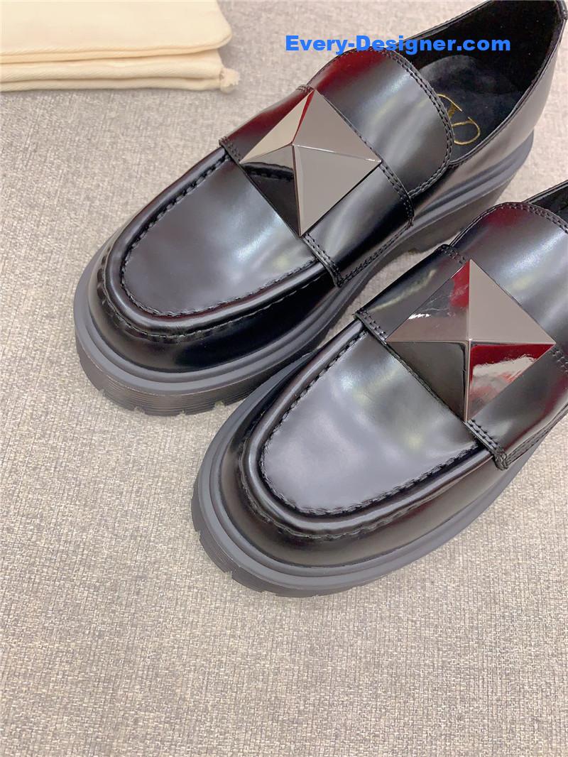 Va1e*ntin0 new thick sole loafers