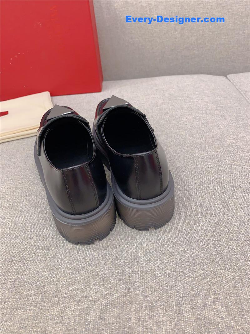 Va1e*ntin0 new thick sole loafers