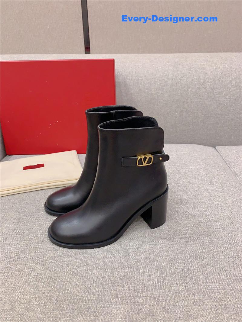 Va1e*ntin0 new v buckle high heel boots