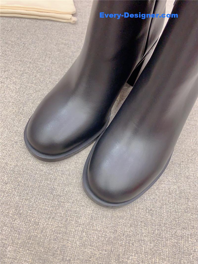 Va1e*ntin0 new v buckle high heel boots