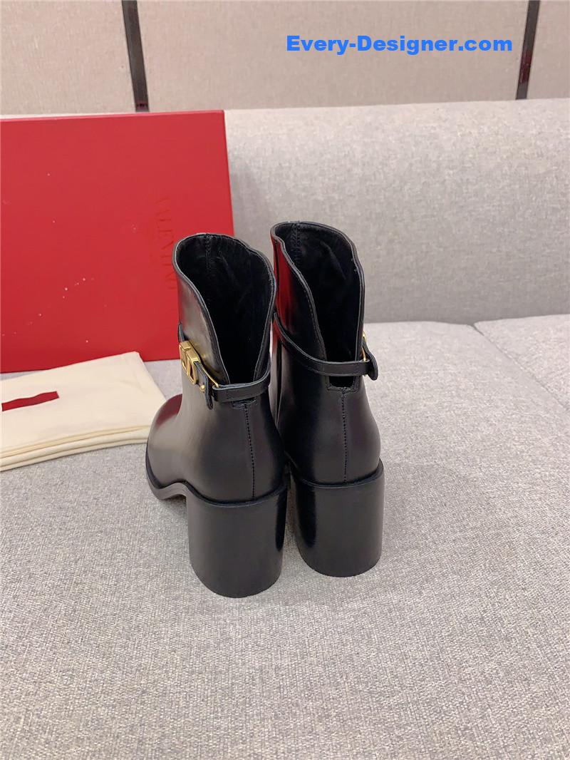 Va1e*ntin0 new v buckle high heel boots