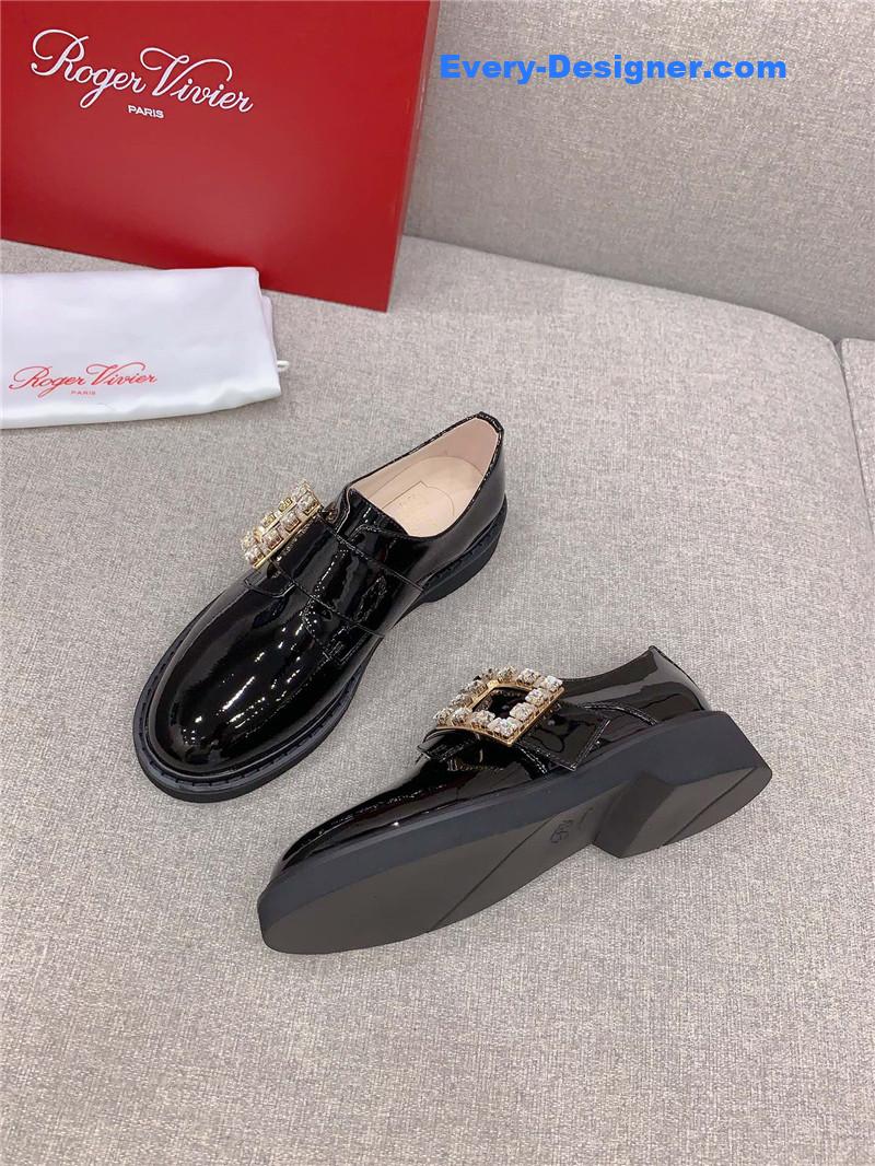 roger vivier new patent leather D1am0nd buckle loafers