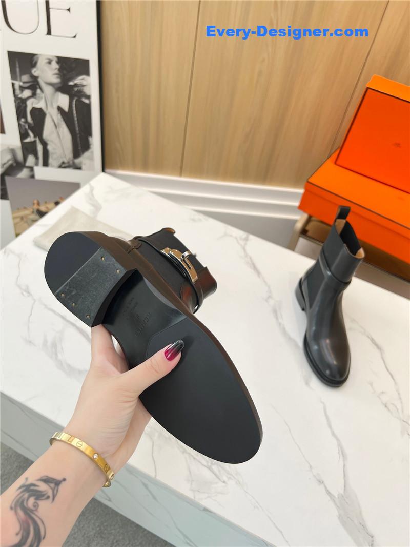 H**me5 new classic boots