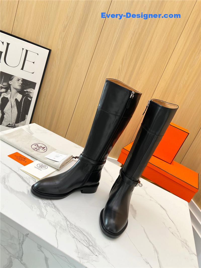 H**me5 new classic boots