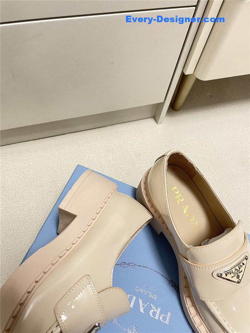 Pra*a classic triangle loafers