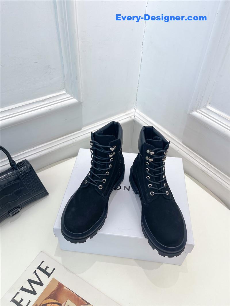 Givenchy’s new autumn and winter couple’s large yellow boots