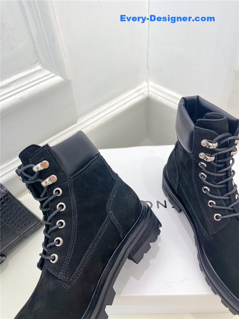 Givenchy’s new autumn and winter couple’s large yellow boots