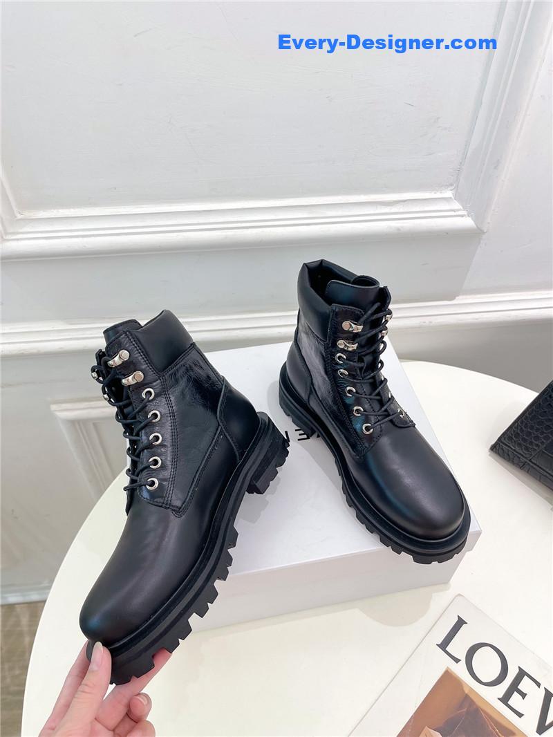 Givenchy’s new autumn and winter couple’s large yellow boots