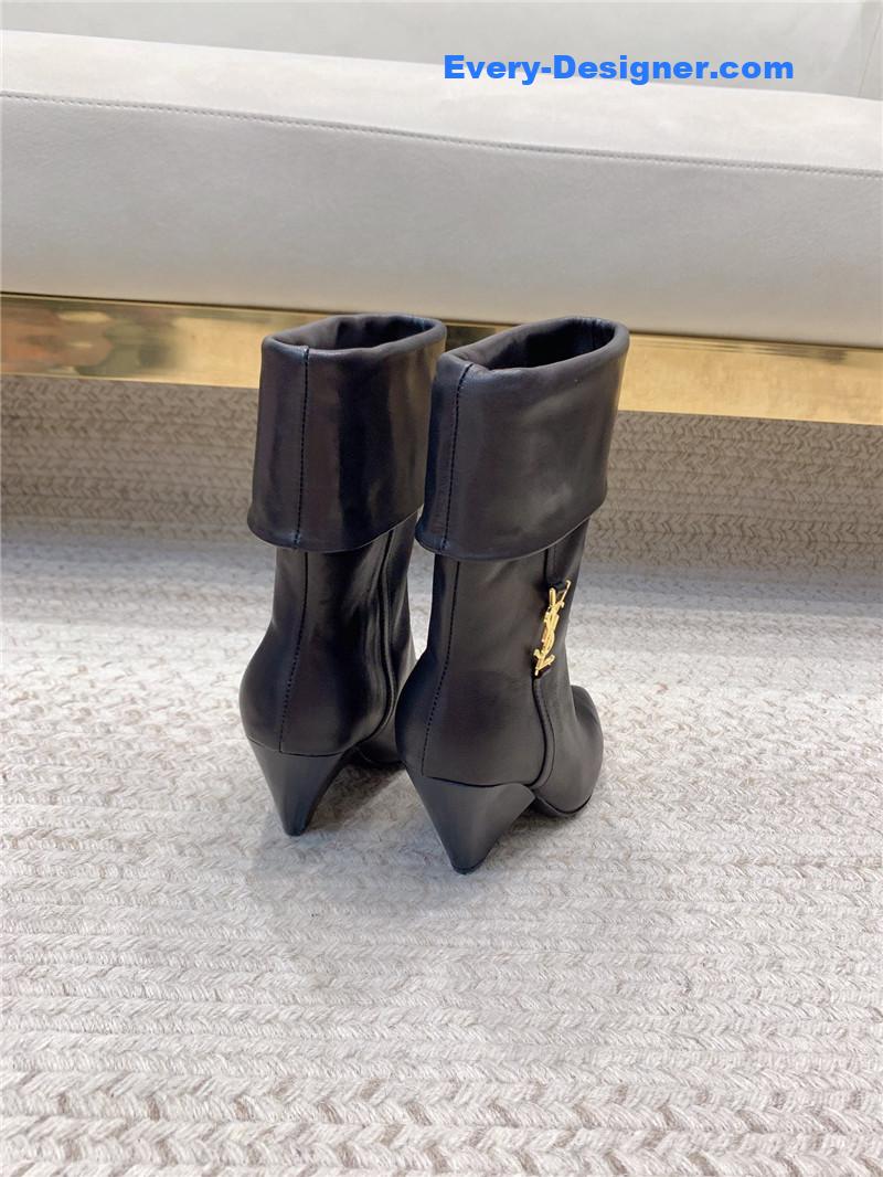 Y51 autumn and winter monogram short boots