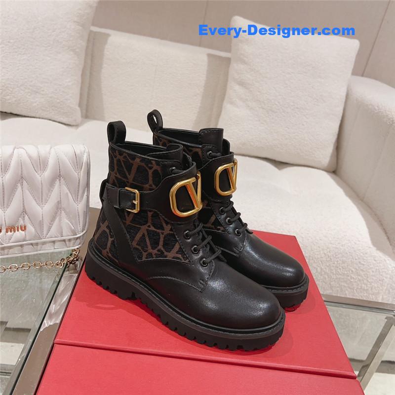 Va1e*ntin0 v-buckle martin boots