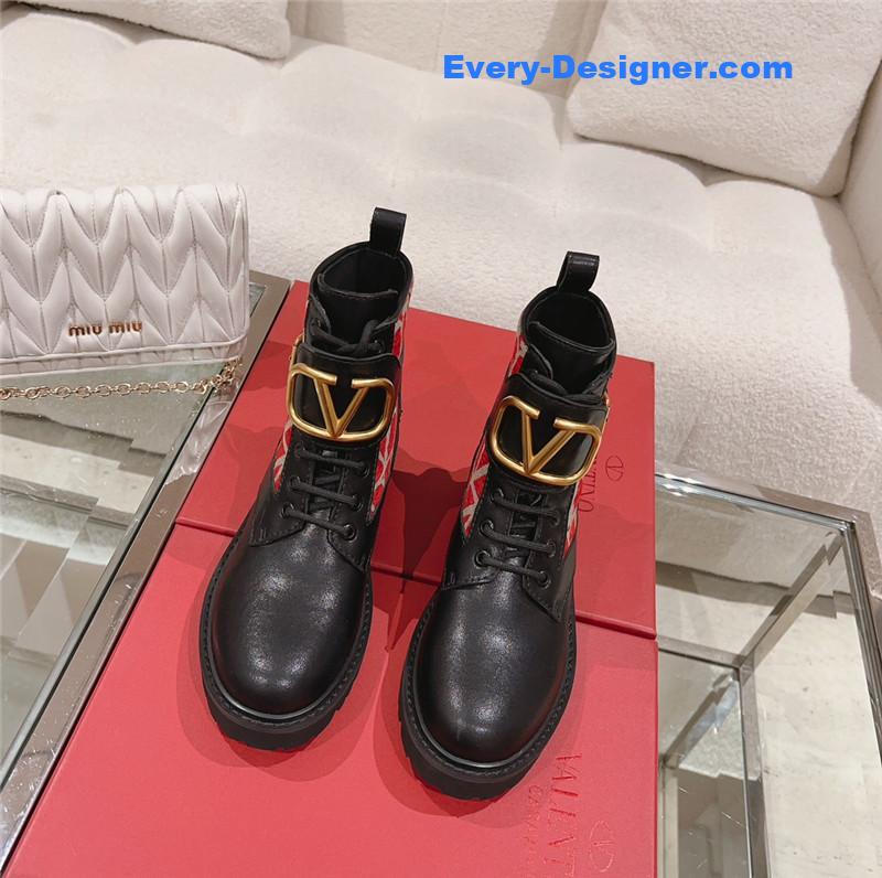 Va1e*ntin0 v-buckle martin boots