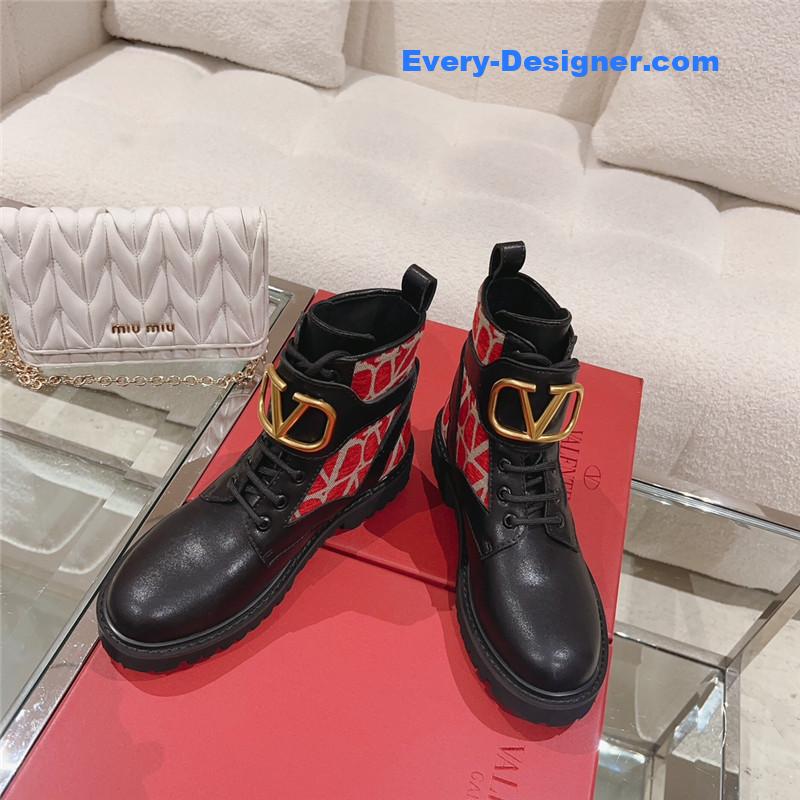 Va1e*ntin0 v-buckle martin boots