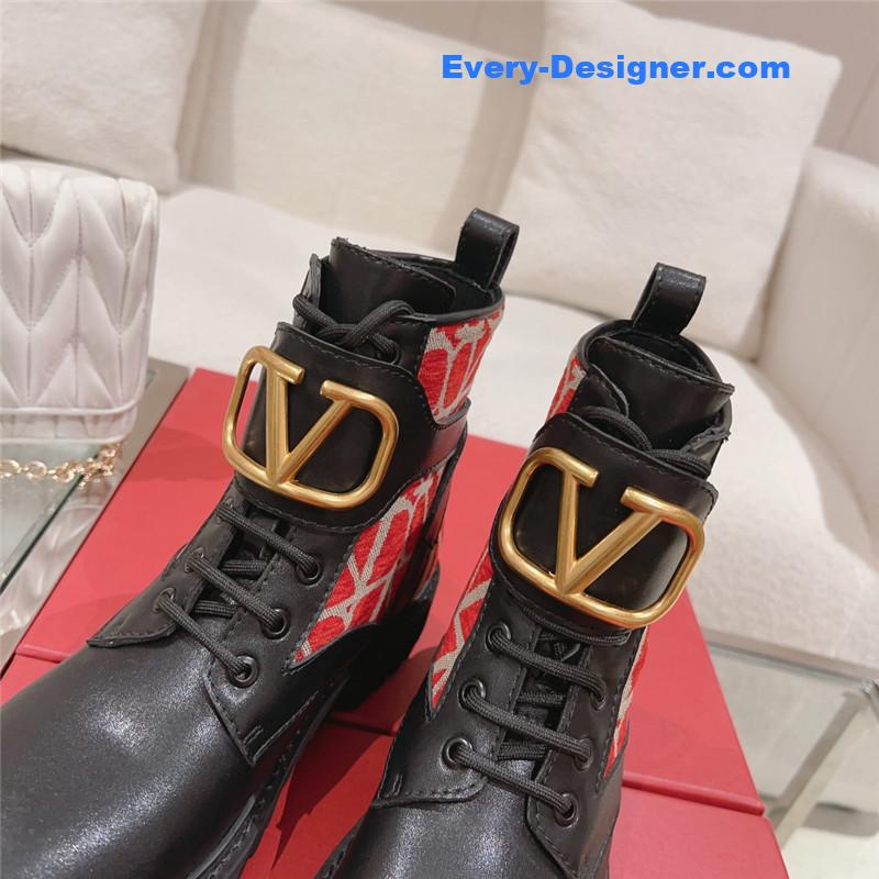 Va1e*ntin0 v-buckle martin boots