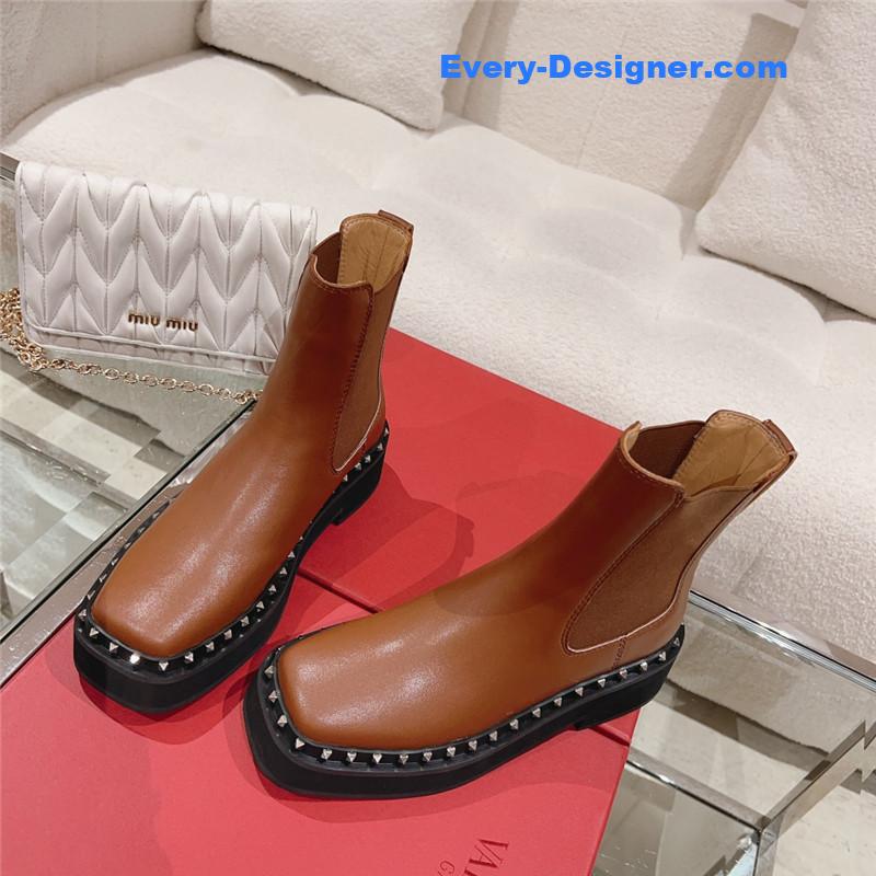 Va1e*ntin0 rivet short nude boots