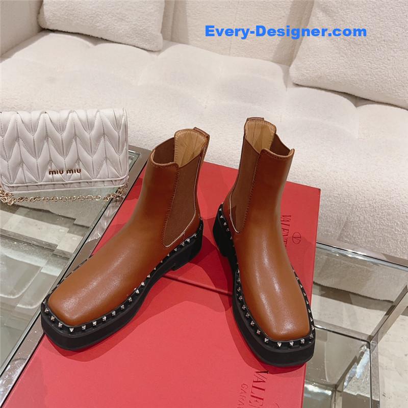 Va1e*ntin0 rivet short nude boots