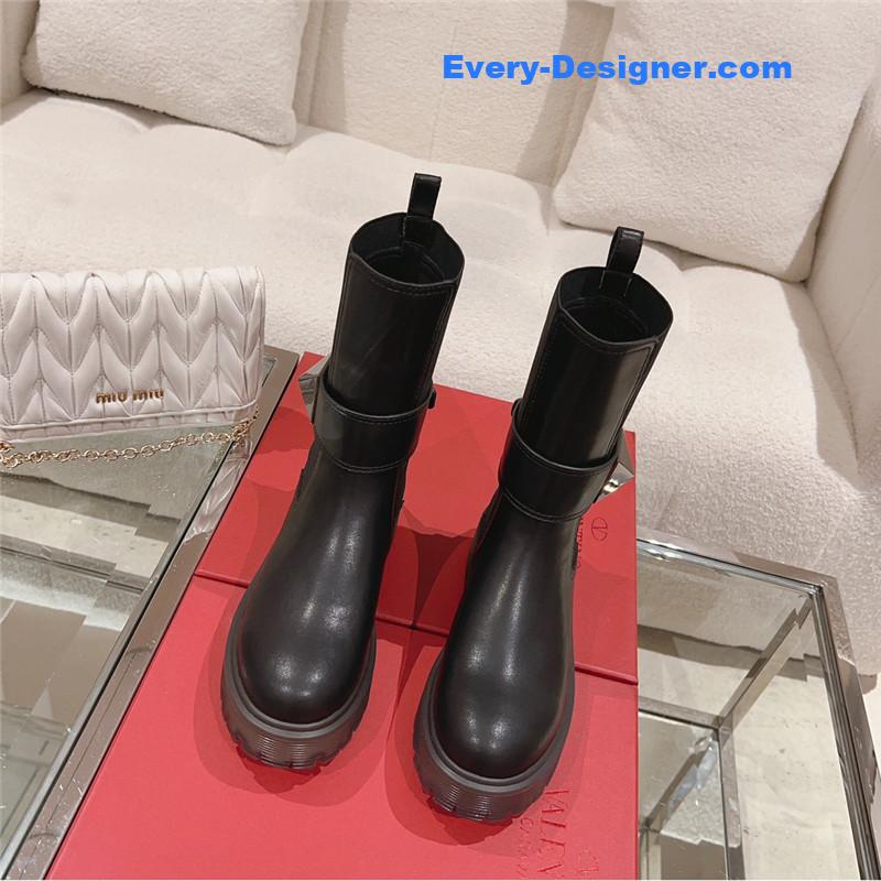 Va1e*ntin0 rivet short nude boots