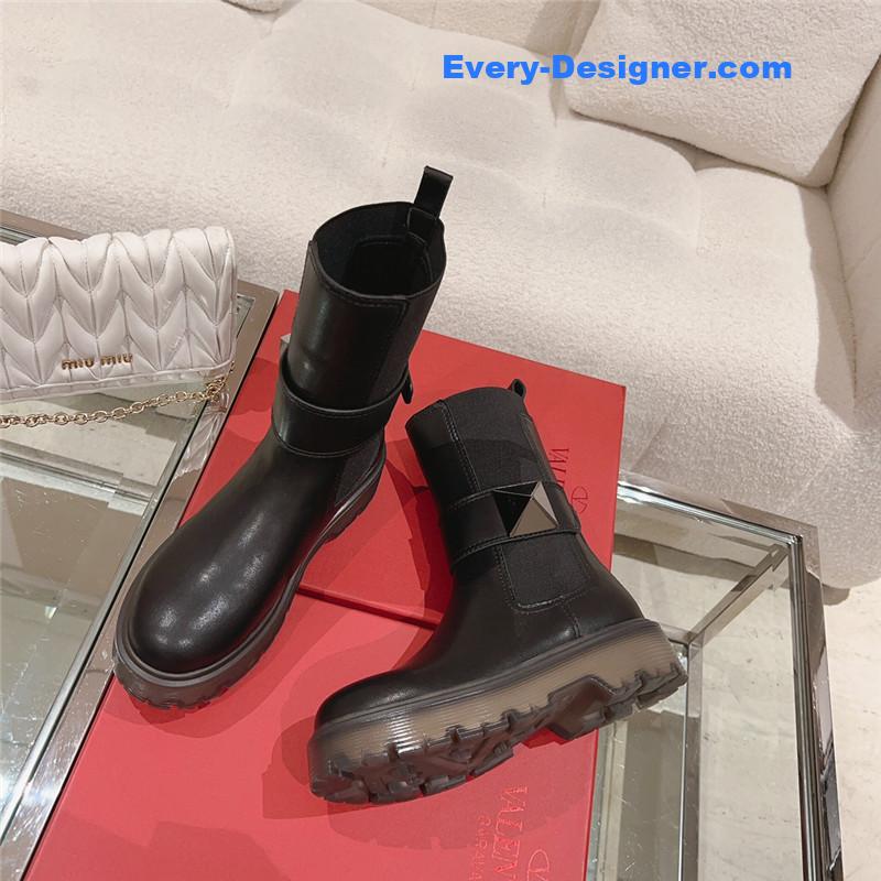 Va1e*ntin0 rivet short nude boots