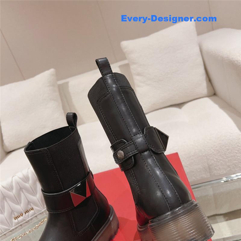 Va1e*ntin0 rivet short nude boots