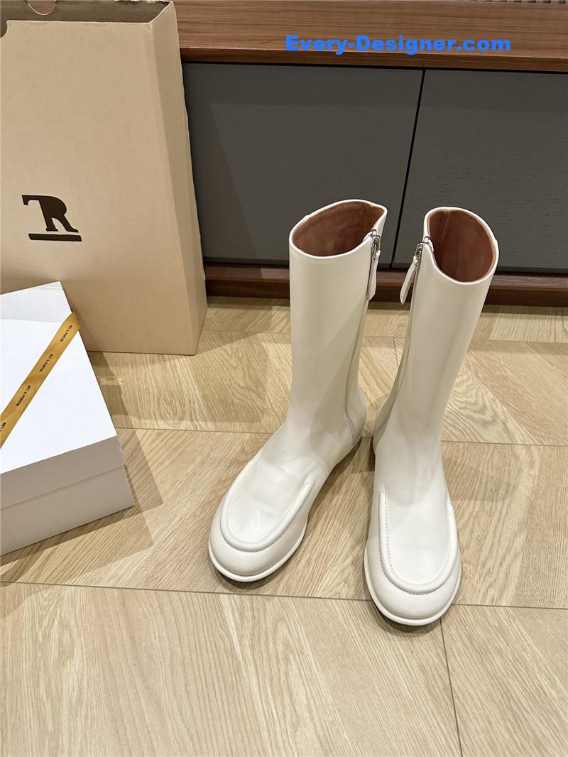 The R0w granny boots