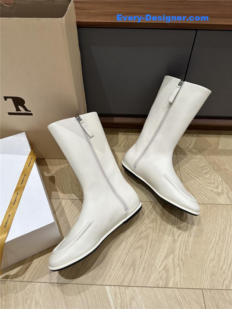 The R0w granny boots