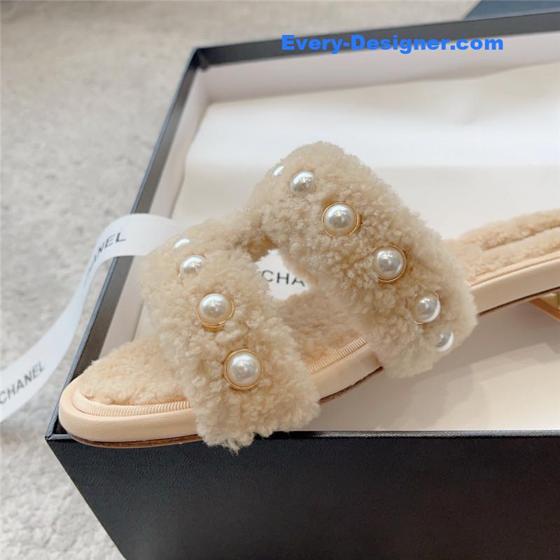 CC new wool slippers