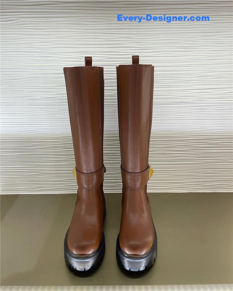 Va1e*ntin0 hardware v-buckle boots