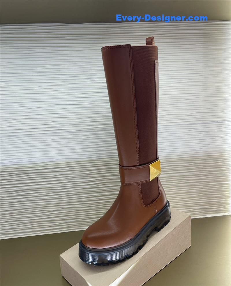 Va1e*ntin0 hardware v-buckle boots