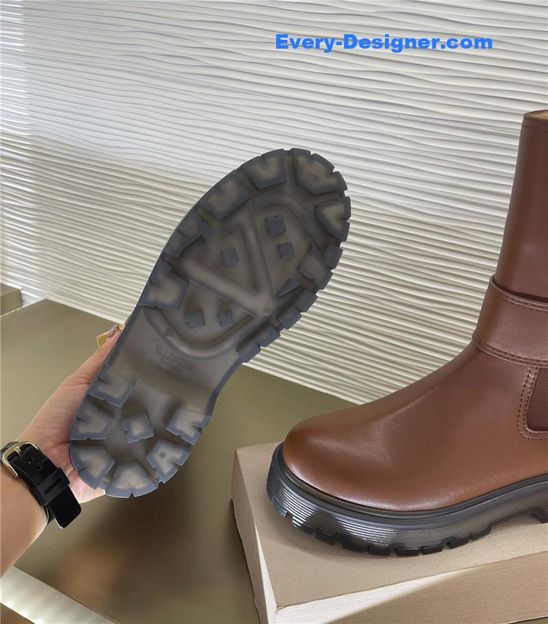 Va1e*ntin0 hardware v-buckle boots