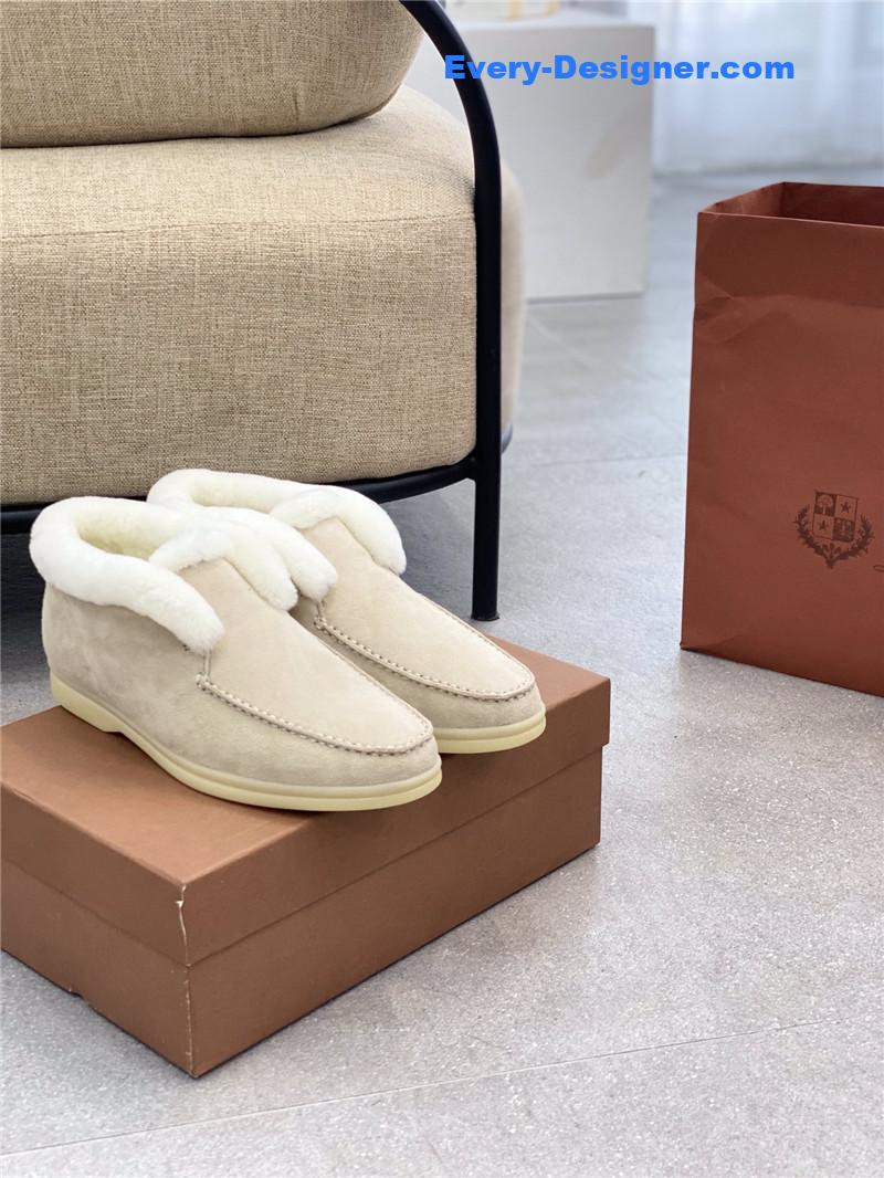 L0r0 P1ana new snow boots