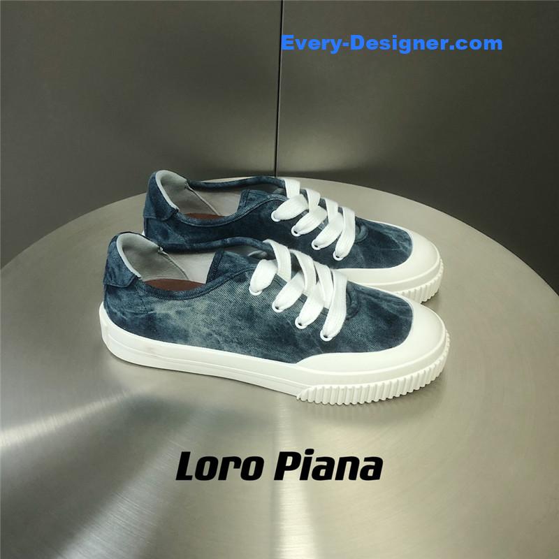 L0r0 P1ana new white shoes